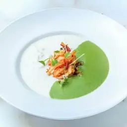شوربة البروكلي بالدجاج